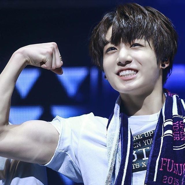 Khám phá vẻ đẹp cuốn hút trong nụ cười của Jungkook